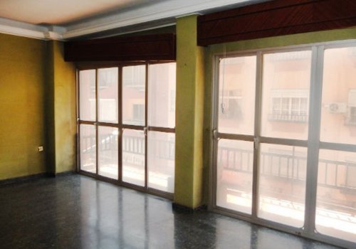 Opportunity without commissions !! House in Bailén Miraflores - Gamarra with 4 bedrooms !!