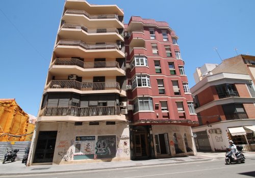 Se vende local comercial