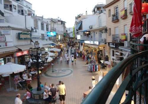 Local comercial en alquiler ENTRE PRIMOR y ALE-HOP – Calle San Miguel, Torremolinos