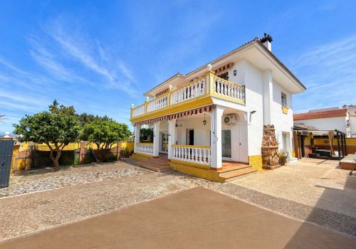 Exclusive Detached House with Pool and Tourist License in Alhaurín de la Torre!