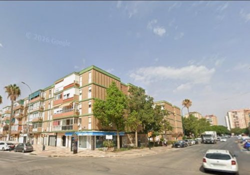 Se vende piso en Puerta Blanca con 3 dormitorios.