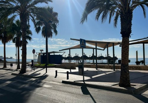 FULLY RENOVATED 2-BEDROOM APARTMENT IN FUENGIROLA